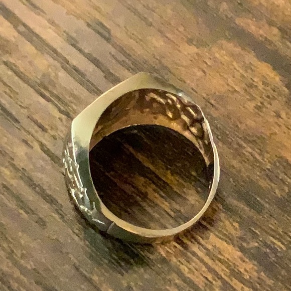 Men 10kt Gold Eagle Ring with Diamond Chip Accents - Size 8 - Picture 10 of 11